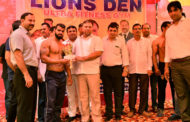 मंत्री पुत्र विजय प्रताप सिंह ने किया रजत पदक विजेता को सम्मानित