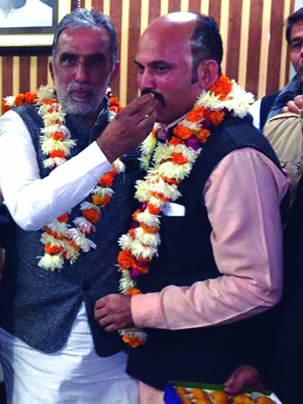केन्द्रीय राज्यमंत्री कृष्णपाल गूर्जर ने दिया ओमप्रकाश गौड को आर्शीवाद