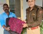 सेक्टर 15 पुलिस चौकी इंचार्ज उप- निरीक्षक ओमप्रकाश देशवाल  ने जरूरतमंदों को कंबल वितरित किये