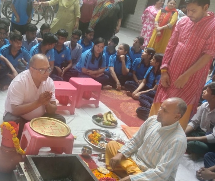 सिद्ध पीठ श्री हनुमान मंदिर मार्केट नंबर 1 के प्रांगण में धूमधाम से मनाया गया डा. राजेश भाटिया का जन्मदिवस