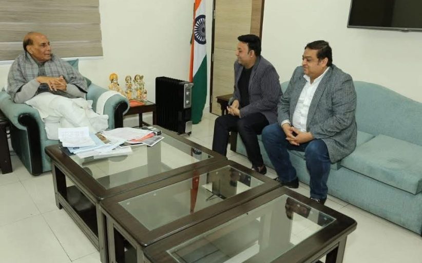 उद्योगपति बंधुओ ने की रक्षा मंत्री राजनाथ सिंहके साथ  डिफेंस कॉरिडोर पर चर्चा